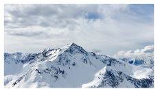 雪山山峰PPT背景图片
